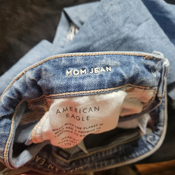 American Eagle Outfitters Sky Blue Distressed High Rise Jeans - Picture 3 of 4